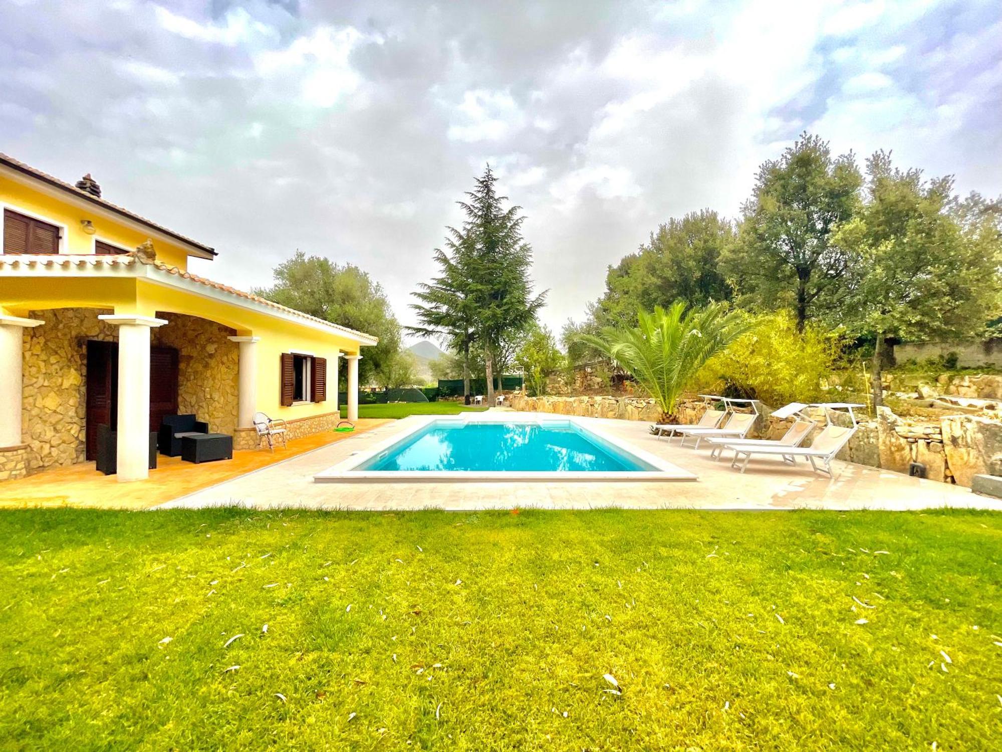 Villa With Pool Cardedu Exterior foto
