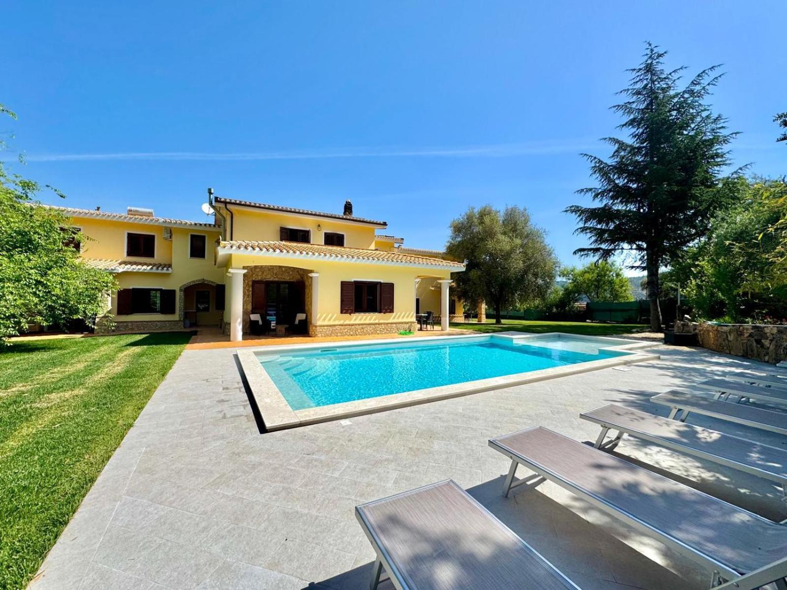 Villa With Pool Cardedu Exterior foto